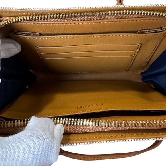 Paravel Luxury Travel Convertible Crossbody Clutch Wallet Purse - EUC - Picture 7 of 10